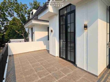 DIJUAL RUMAH BARU BANGUN, BRAND NEW SIAP HUNI!! MAHOGANI PARK BINTARO