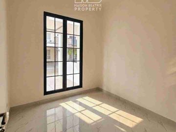 DIJUAL RUMAH BARU BANGUN, BRAND NEW SIAP HUNI!! MAHOGANI PARK BINTARO