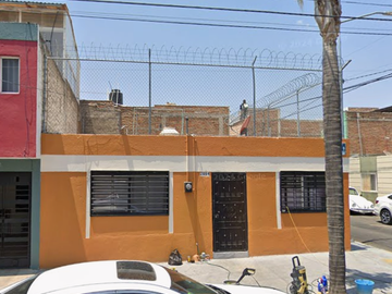 Casa en Venta en C. Artes 2654, Medrano, 44810 Guadalajara, Jal.