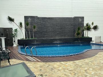 DIJUAL VILLA SUPER BESAR, MEWAH & FURNISH, COCOK UNTUK KELUARGA BESAR!
