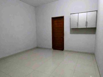RUMAH STRATEGIS SAWAH BESAR 3,5 LANTAI DISEKITARNYA USAHA SPARE PART