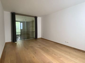 Casa Nueva en Lomas de Tecamachalco en Venta con Jardín