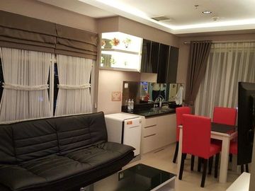 Disewakan Apartemen 2 Bedroom Madison Park Furnished Lengkap, Dekat dengan Mall Central Park & Mall Taman Anggrek Jakarta Barat