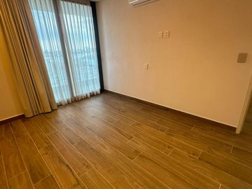 DEPARTAMENTO DE LUJO EN TORRE HERMANA FRENTE A PLAZA MAYOR