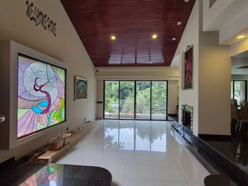 Casa en Venta en Bosques de las Lomas con Jardín