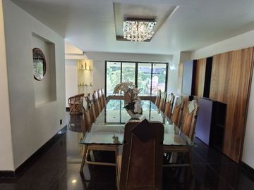 Casa en Venta en Bosques de las Lomas con Jardín