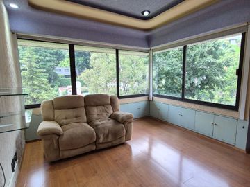 Casa en Venta en Bosques de las Lomas con Jardín