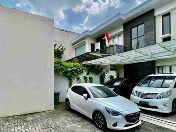rumah terlalu mewah ada kolam renang tapi murah di duren tiga, jaksel