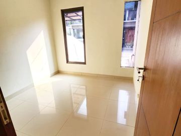 S758 Jual Cepat Rumah Murah di Premier Riviera Jatinegara Jakarta Timur