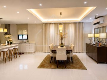 5 Bedroom Interior-decorated House