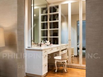 5 Bedroom Interior-decorated House