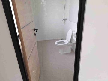 DIJUAL – Rumah Hoek 2 Lantai Brand New Dekat Tol Karawaci 🏠✨
