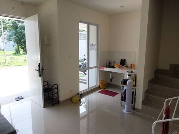 Disewakan Rumah Semi Furnish Dekat Kawasan Pendidikan dan Kuliner di Cluster Virginia Village Gading Serpong