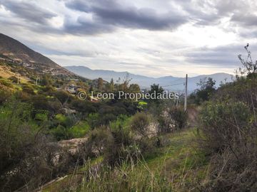 Leon Propiedades vende parcela en condominio, sector Alhué, Curacaví.