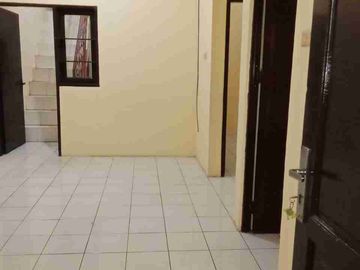 Rumah 2 lantai di Cipondoh Tangerang  Dekat Akses Toll