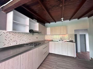 Apartamento en Arriendo en Los Parra, Poblado Medellín Antioquia