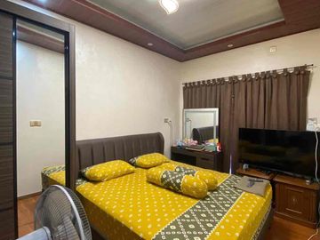 DiJual Rumah Anggrek Sari 2,5 Lantai Dekat Mall Baru Selangkah ke Venesian Mall Sertipikat Hak Milik