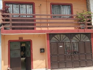 CASA DE TRES PISOS EN VENTA LEON I LEÓN, GTO. CERCA DE PLAZA GALERÍAS.