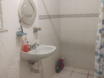 CASA DE TRES PISOS EN VENTA LEON I LEÓN, GTO. CERCA DE PLAZA GALERÍAS.