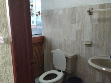SE RENTA OFICINA EN TORRE MEDICA