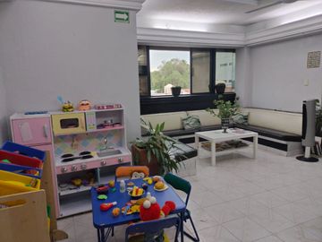 SE RENTA OFICINA EN TORRE MEDICA