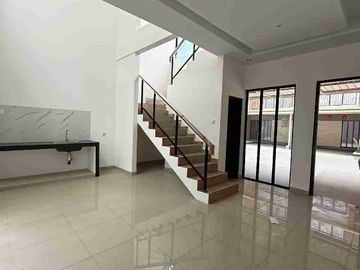 Rumah Hook Murah di The Icon Central dekat Ksquare Mall