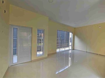 Rumah Mewah di  Agung Permai Residence dekat Mall Botania 2
