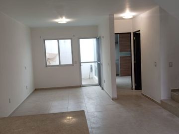 Hermosa Casa amplia en Fraccionamiento Foret, Zapopan.
