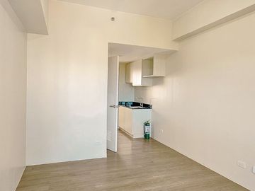Bare Studio Condo for Rent in Hawthorne Heights Katipunan QC Near Ateneo