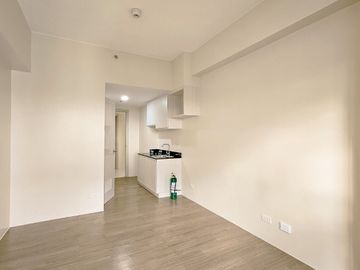 Bare Studio Condo for Rent in Hawthorne Heights Katipunan QC Near Ateneo