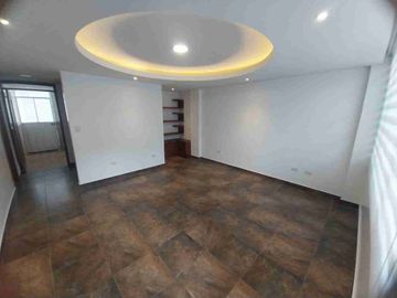 Renta casa 3 dormitorios con patio y terraza sector Pusuqui, Pomasqui