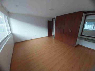 Renta casa 3 dormitorios con patio y terraza sector Pusuqui, Pomasqui
