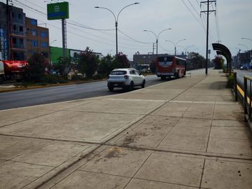 VENDO AMPLIO LOCAL COMERCIAL UBICADO  EN PLENA AVENIDA CARLOS IZAGUIRRE SAN MARTIN DE PORRES