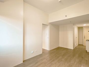 1BR Condo for Rent in Hawthorne Heights Katipunan QC Bare