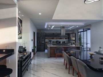CASA EN VENTA EN RINCÓN ESMERALDA, ZONA PLATEADA