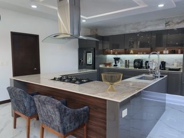 CASA EN VENTA EN RINCÓN ESMERALDA, ZONA PLATEADA