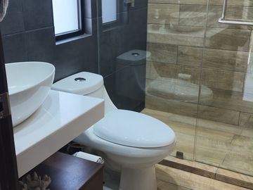 CASA EN VENTA EN RINCÓN ESMERALDA, ZONA PLATEADA
