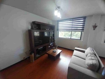 Renta departamento amoblado 3 dormitorios sector El Pinar cerca a Centro comercial El Bosque