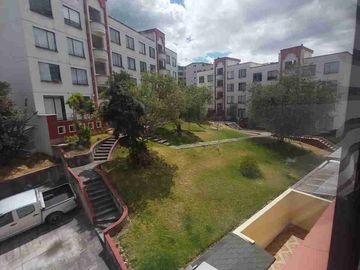 Renta departamento amoblado 3 dormitorios sector El Pinar cerca a Centro comercial El Bosque