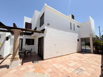 RENTA Casa Prados del Centenario