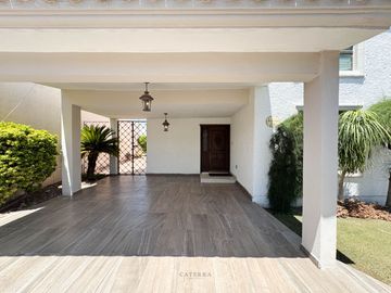RENTA Casa Prados del Centenario