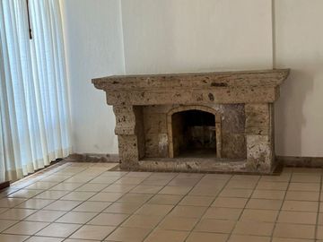 CASA EN RENTA EN LAS CAÑADAS