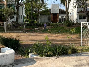 CASA EN RENTA EN LAS CAÑADAS