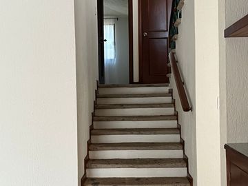 CASA EN RENTA EN LAS CAÑADAS