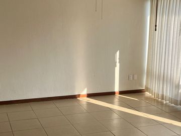 CASA EN RENTA EN LAS CAÑADAS