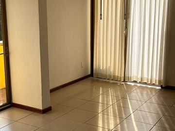 CASA EN RENTA EN LAS CAÑADAS