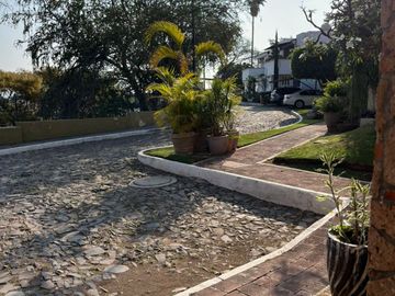CASA EN RENTA EN LAS CAÑADAS