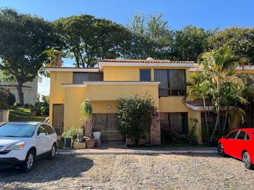 CASA EN RENTA EN LAS CAÑADAS