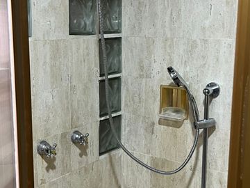 CASA EN RENTA EN LAS CAÑADAS
