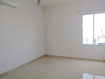 Amplia casa en renta con habitación en PB
